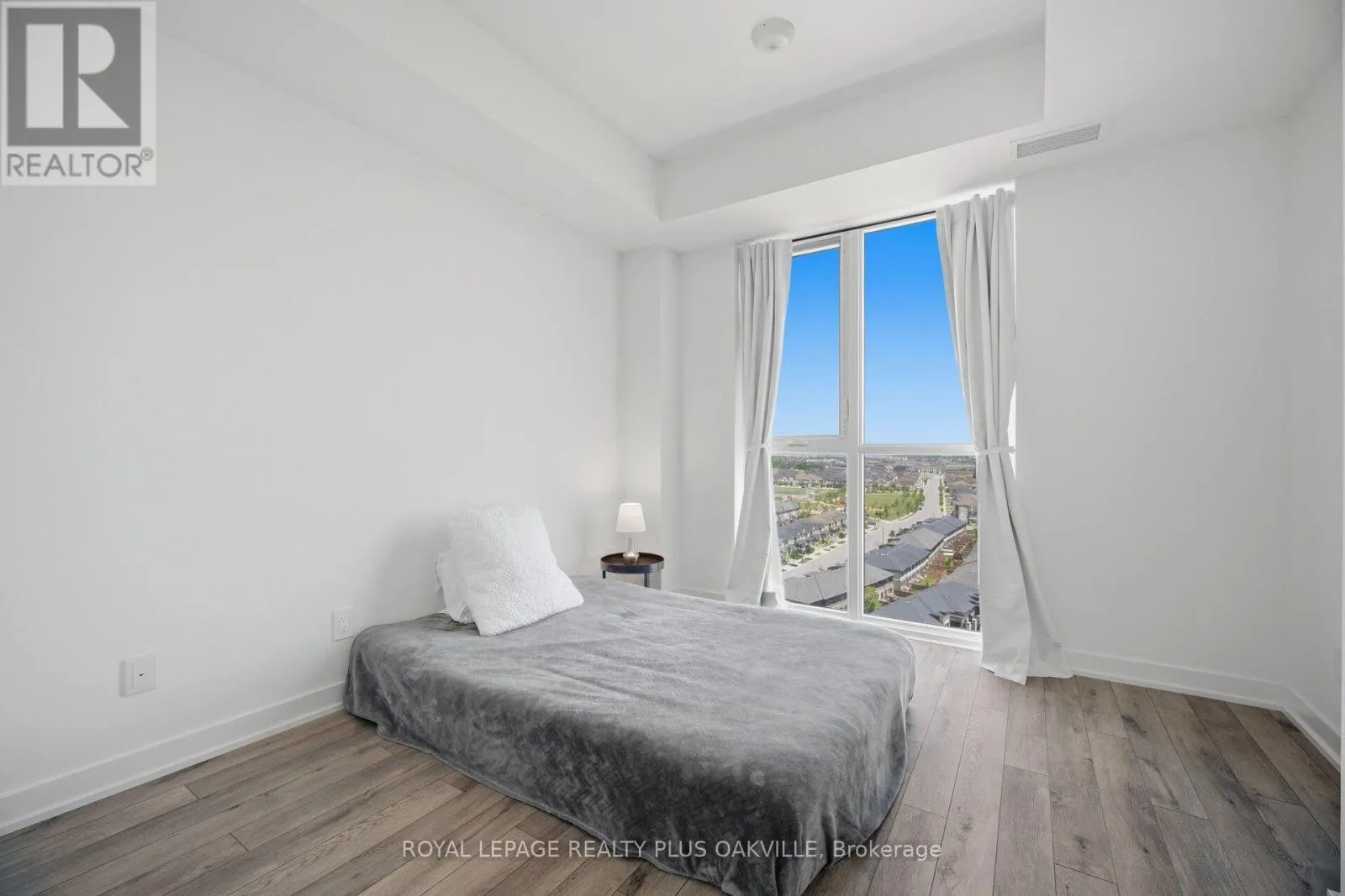 1509 - 3079 TRAFALGAR ROAD