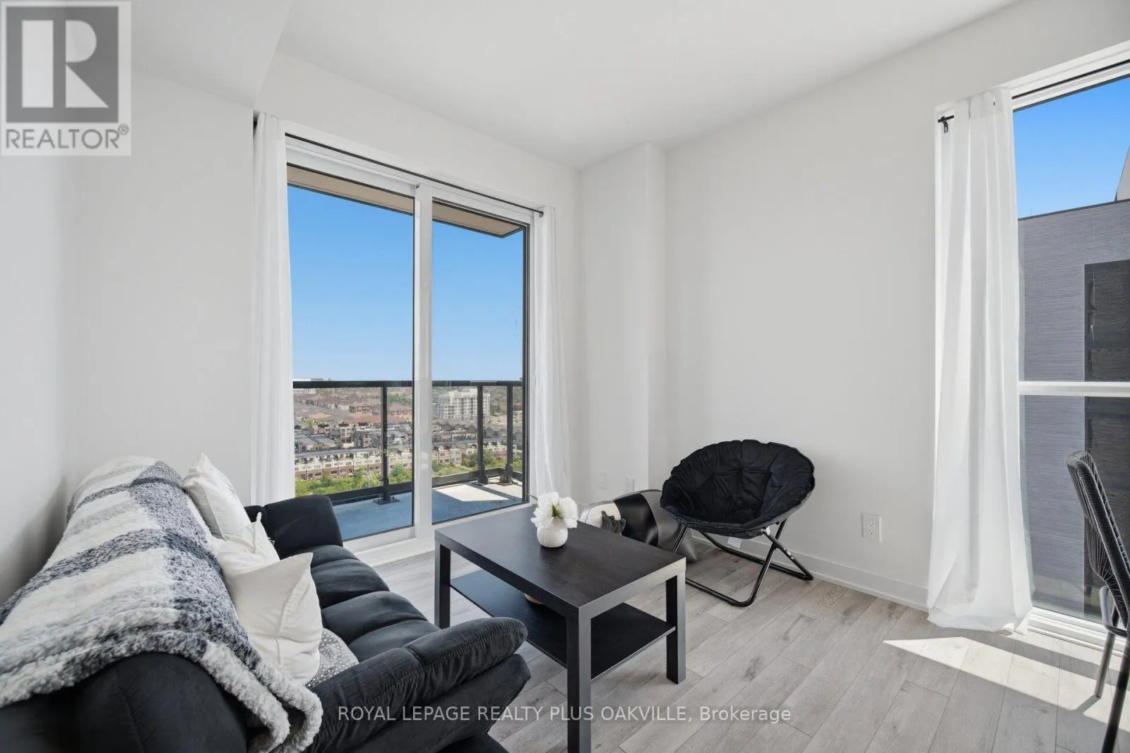 1509 - 3079 TRAFALGAR ROAD