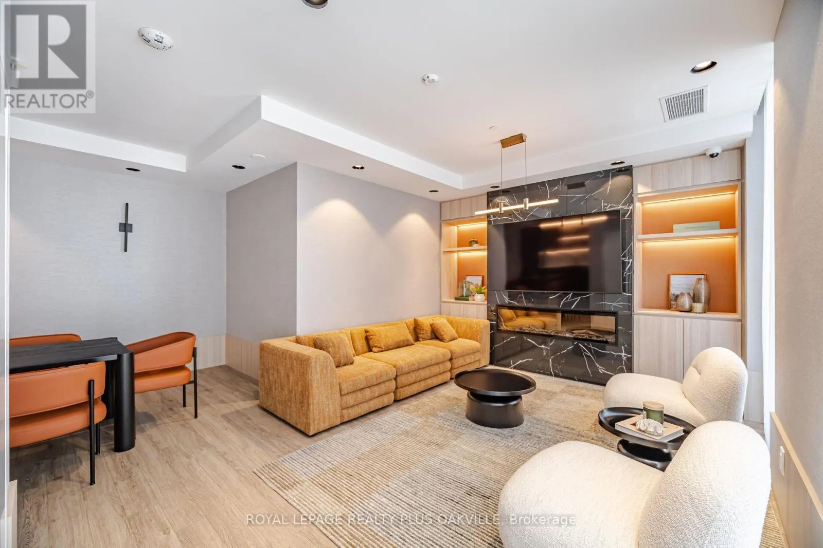 1509 - 3079 TRAFALGAR ROAD