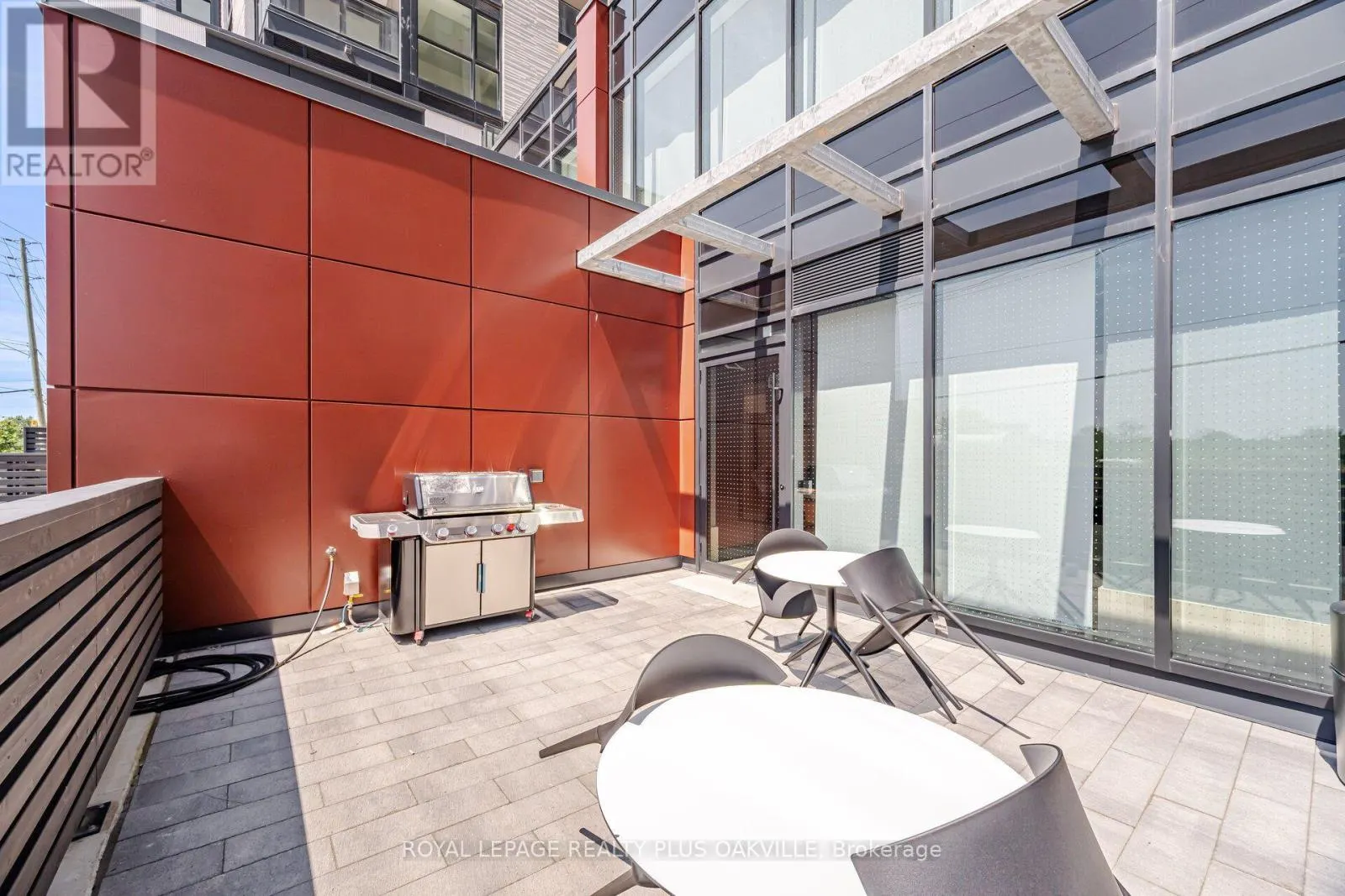 1509 - 3079 TRAFALGAR ROAD