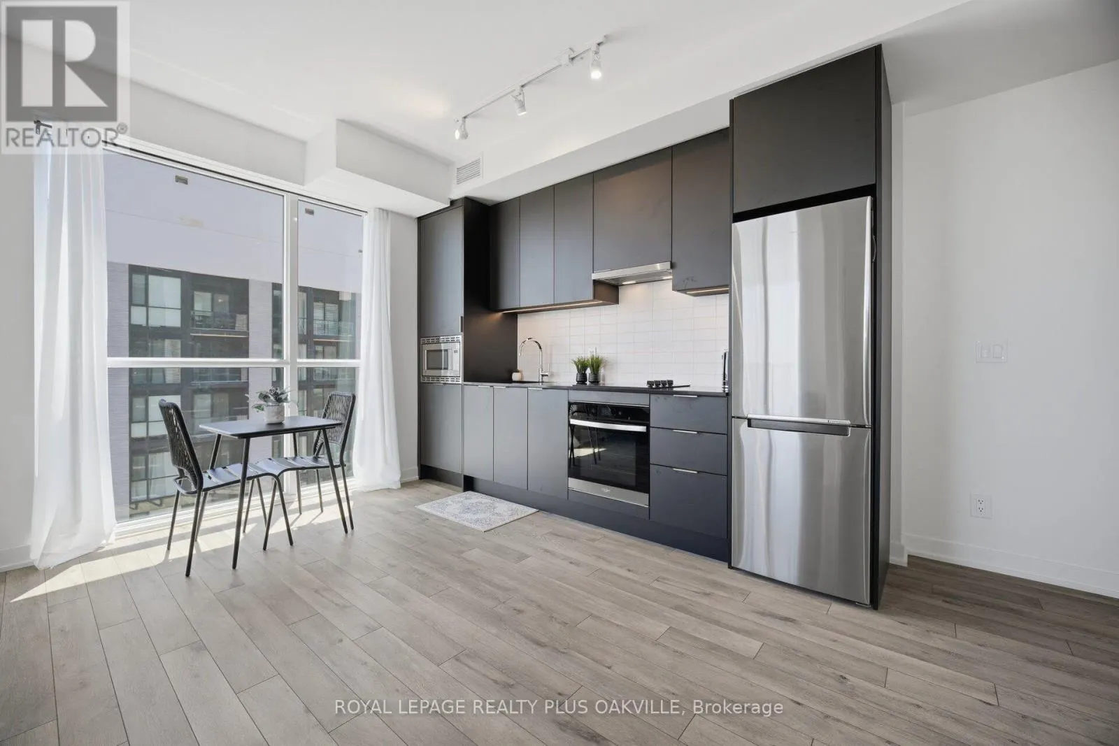 1509 - 3079 TRAFALGAR ROAD