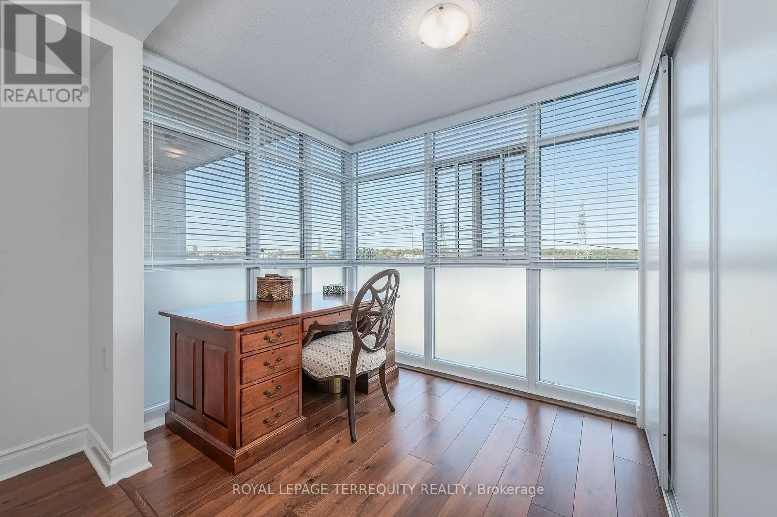 506 - 3 MARINE PARADE DRIVE
