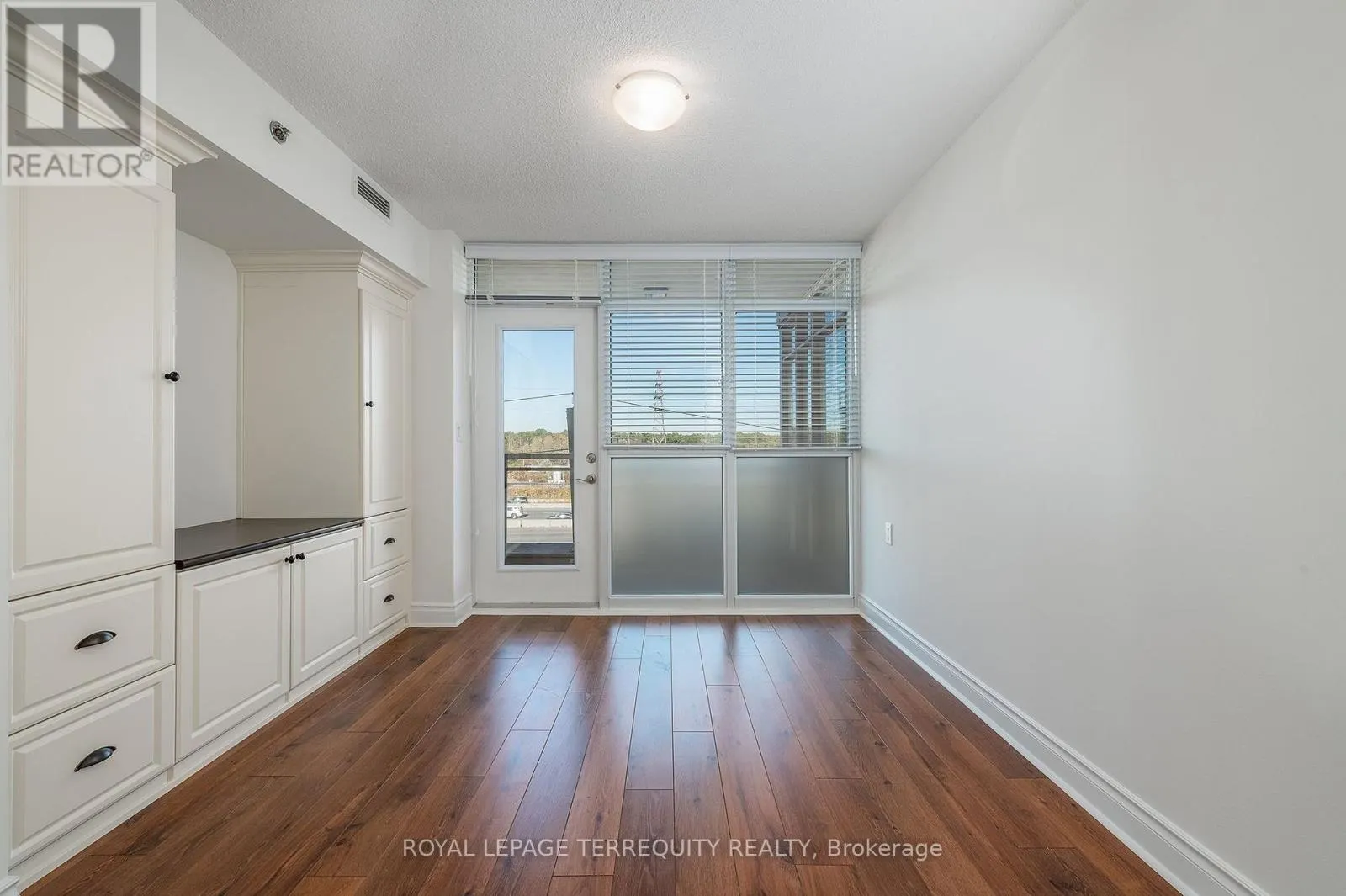 506 - 3 MARINE PARADE DRIVE
