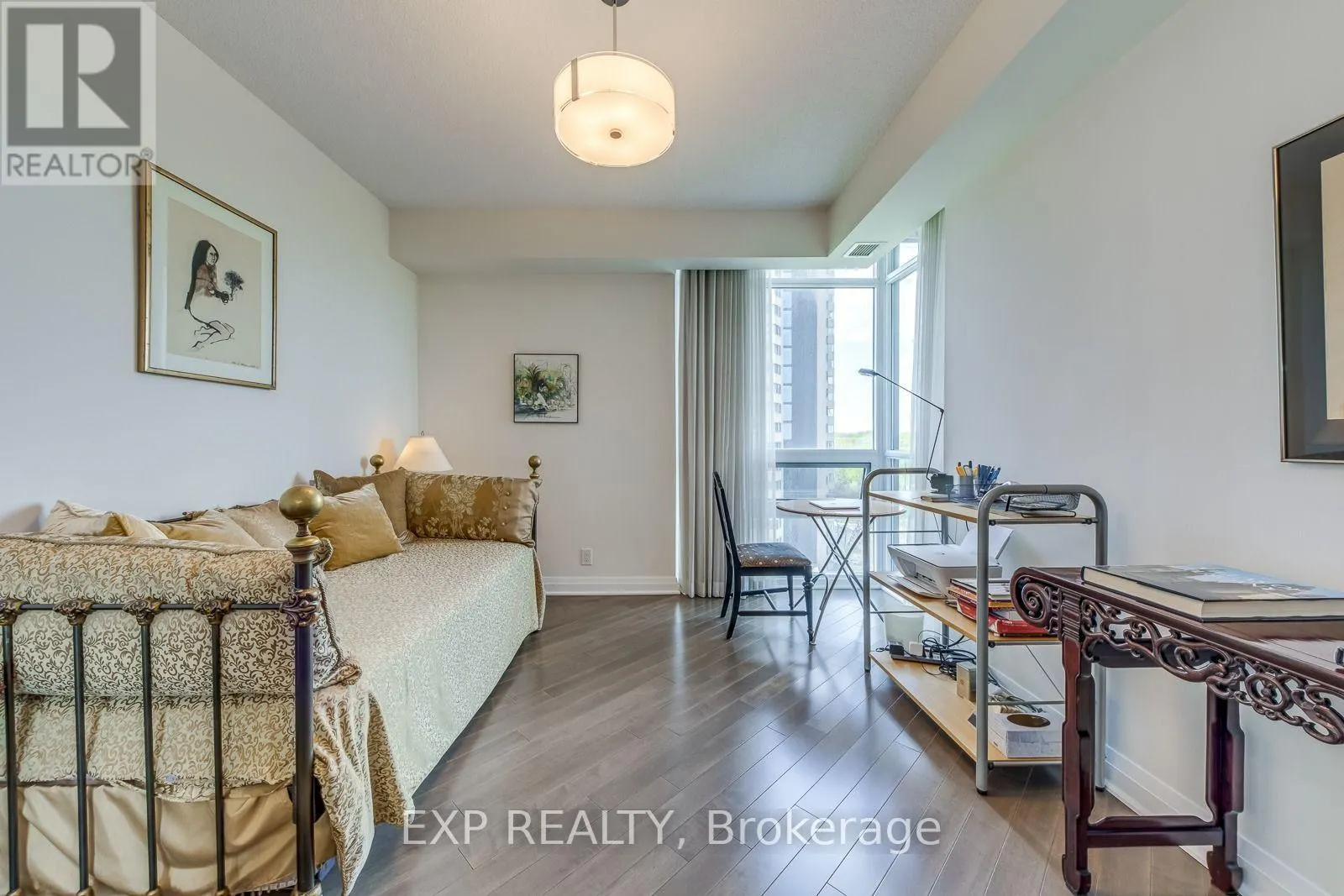 905 - 1055 SOUTHDOWN ROAD