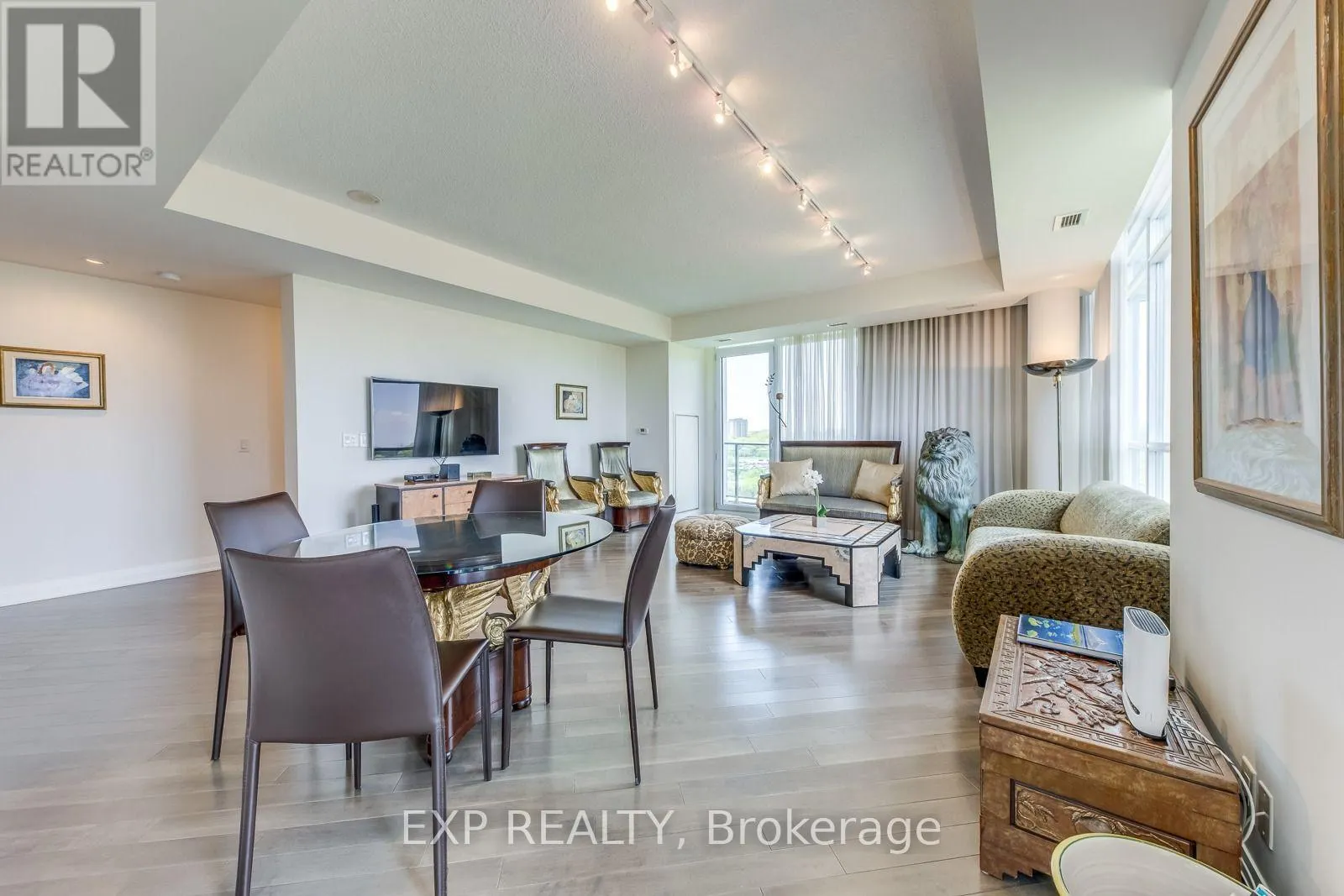 905 - 1055 SOUTHDOWN ROAD