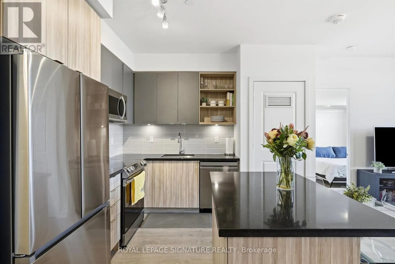 B101 - 4655 METCALFE AVENUE
