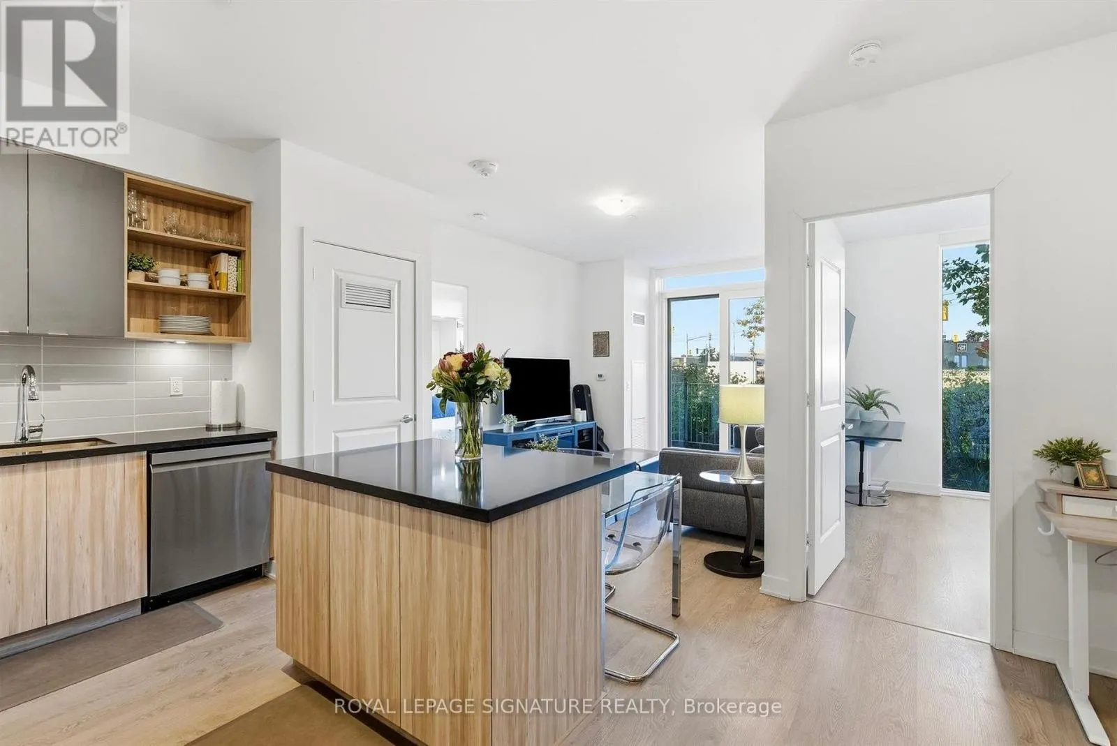 B101 - 4655 METCALFE AVENUE