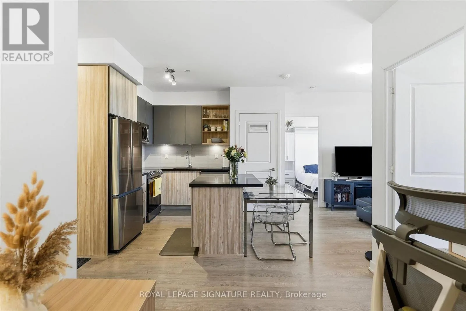 B101 - 4655 METCALFE AVENUE