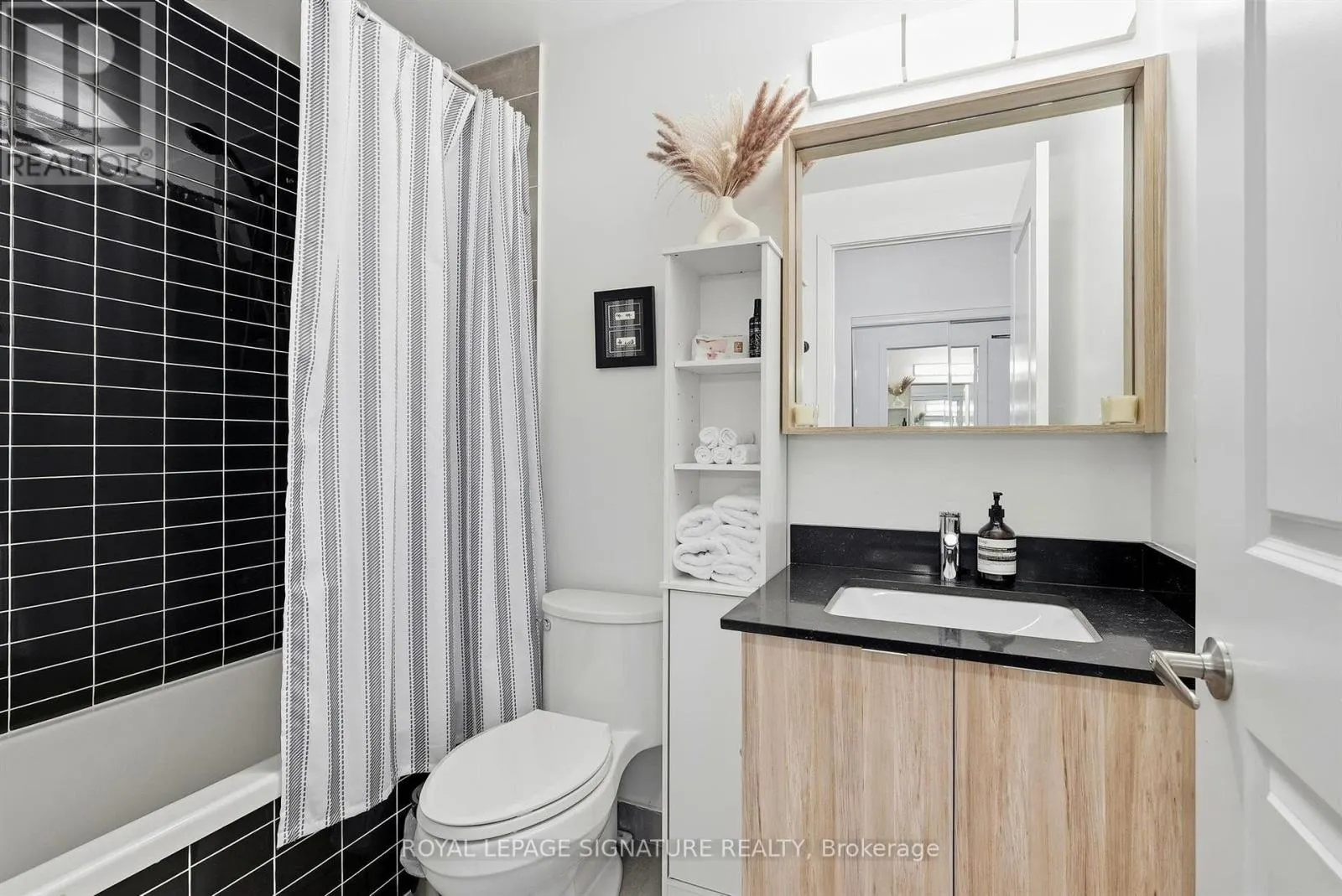 B101 - 4655 METCALFE AVENUE