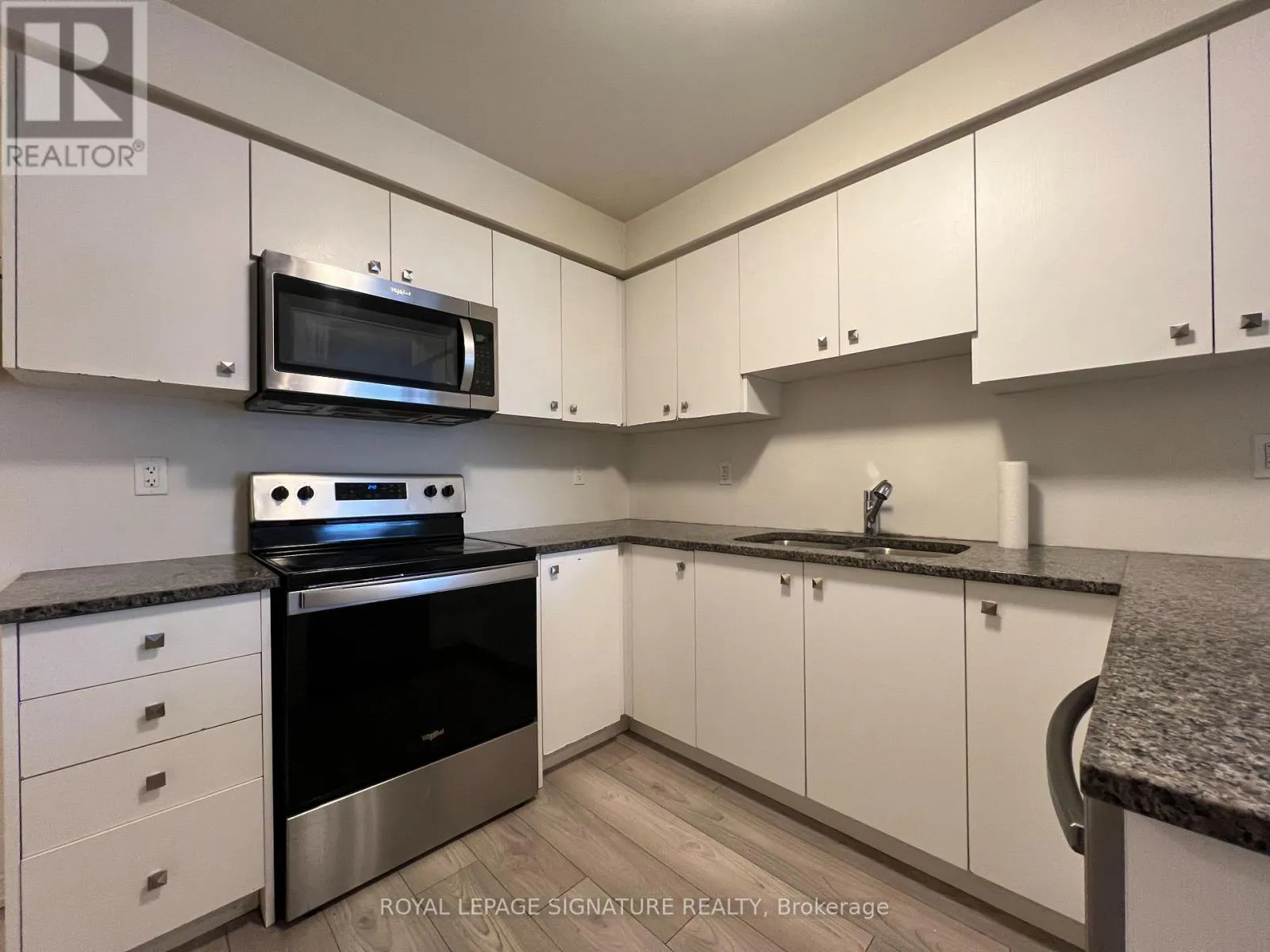 4 - 24 HUMBERWOOD BOULEVARD