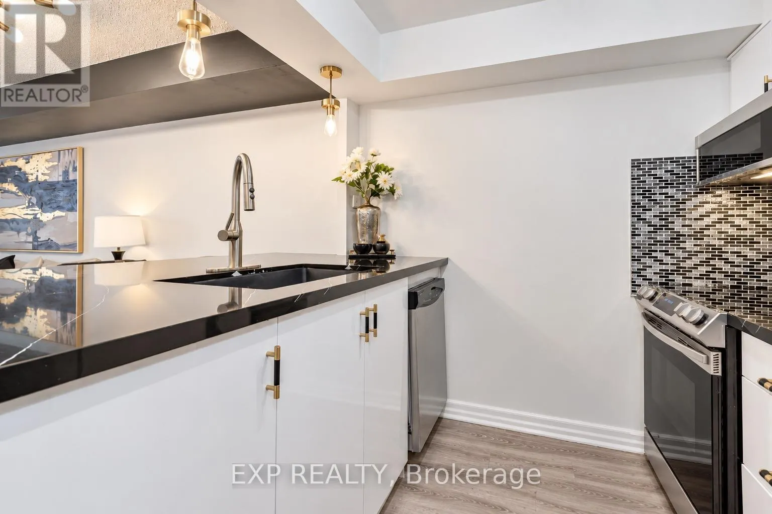 1407 - 3 HICKORY TREE ROAD