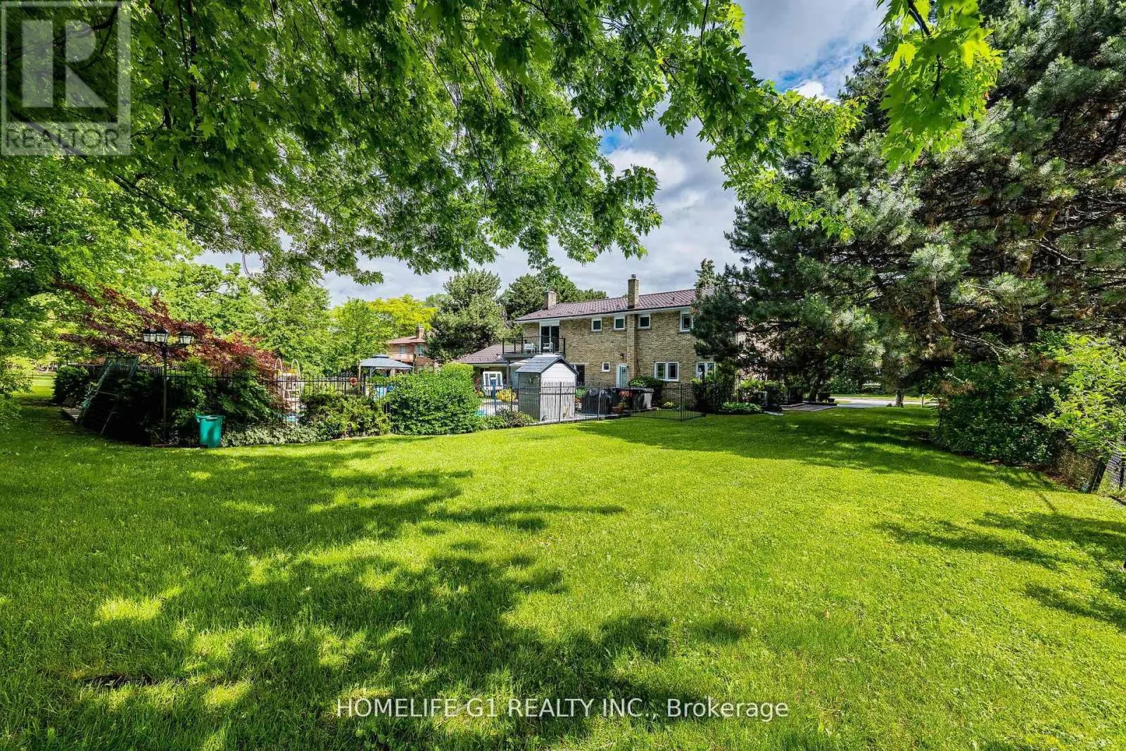 17 CRESCENT HILL DRIVE S