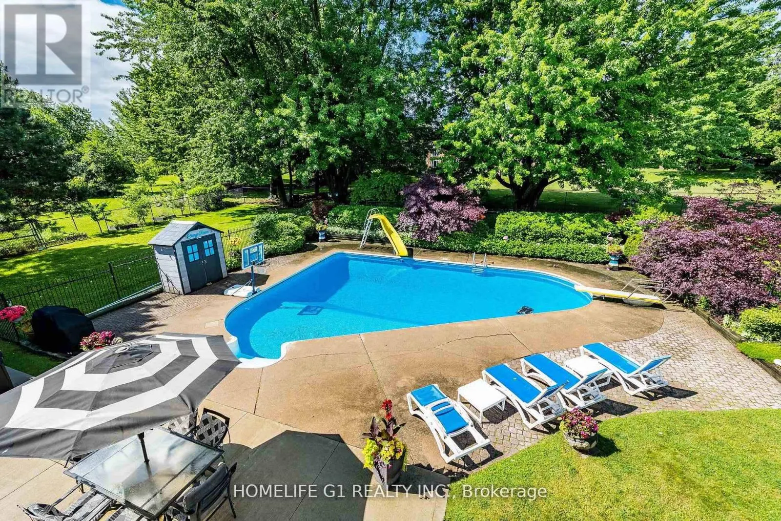 17 CRESCENT HILL DRIVE S