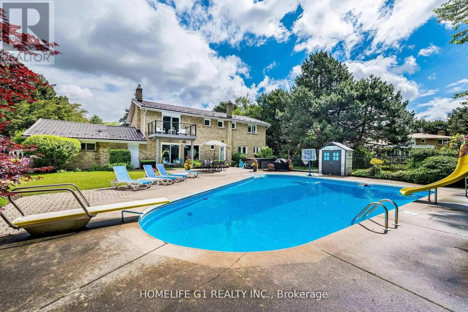 17 CRESCENT HILL DRIVE S
