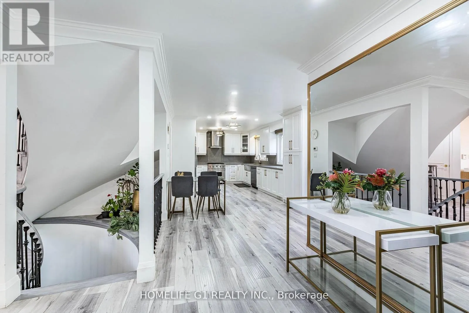 17 CRESCENT HILL DRIVE S