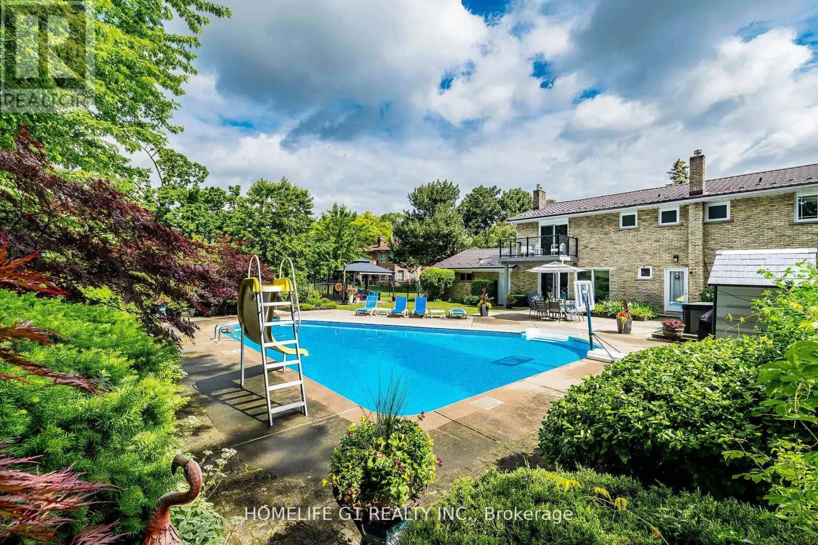 17 CRESCENT HILL DRIVE S