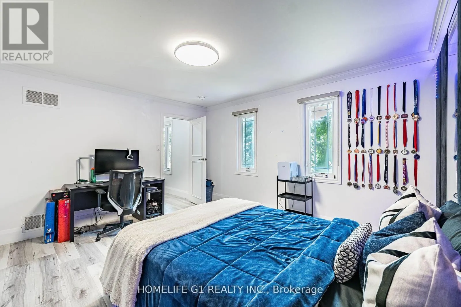 17 CRESCENT HILL DRIVE S