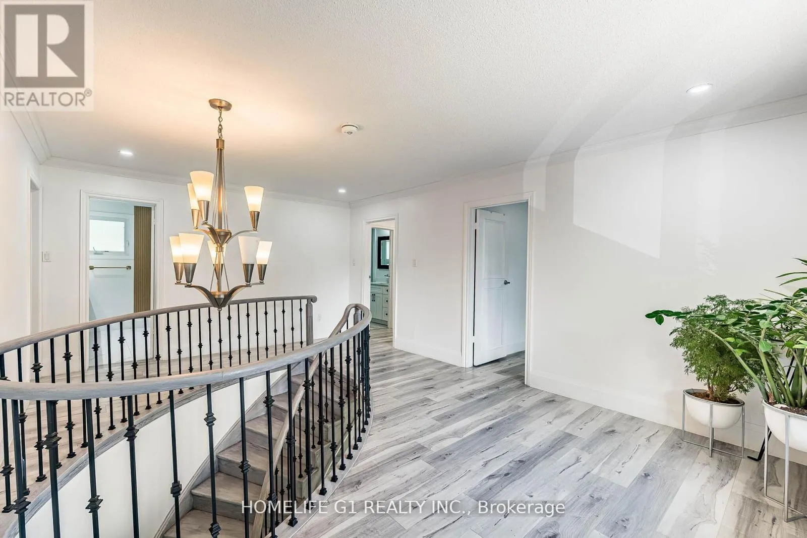 17 CRESCENT HILL DRIVE S