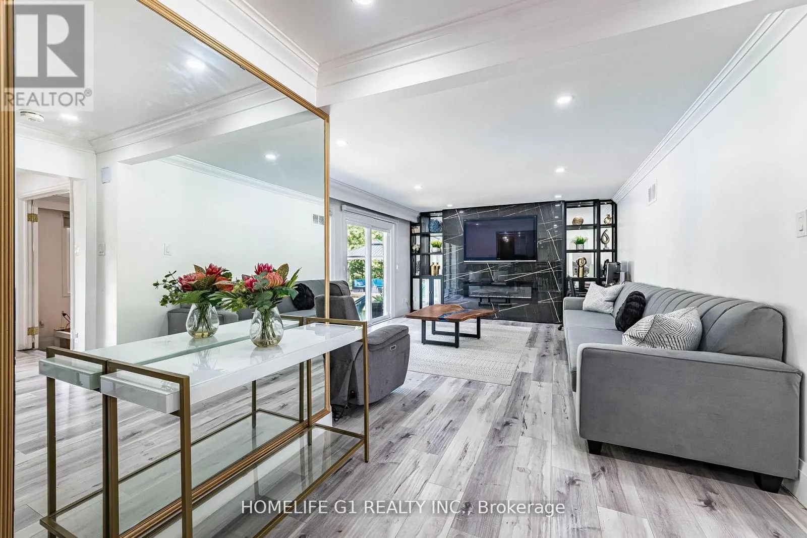 17 CRESCENT HILL DRIVE S
