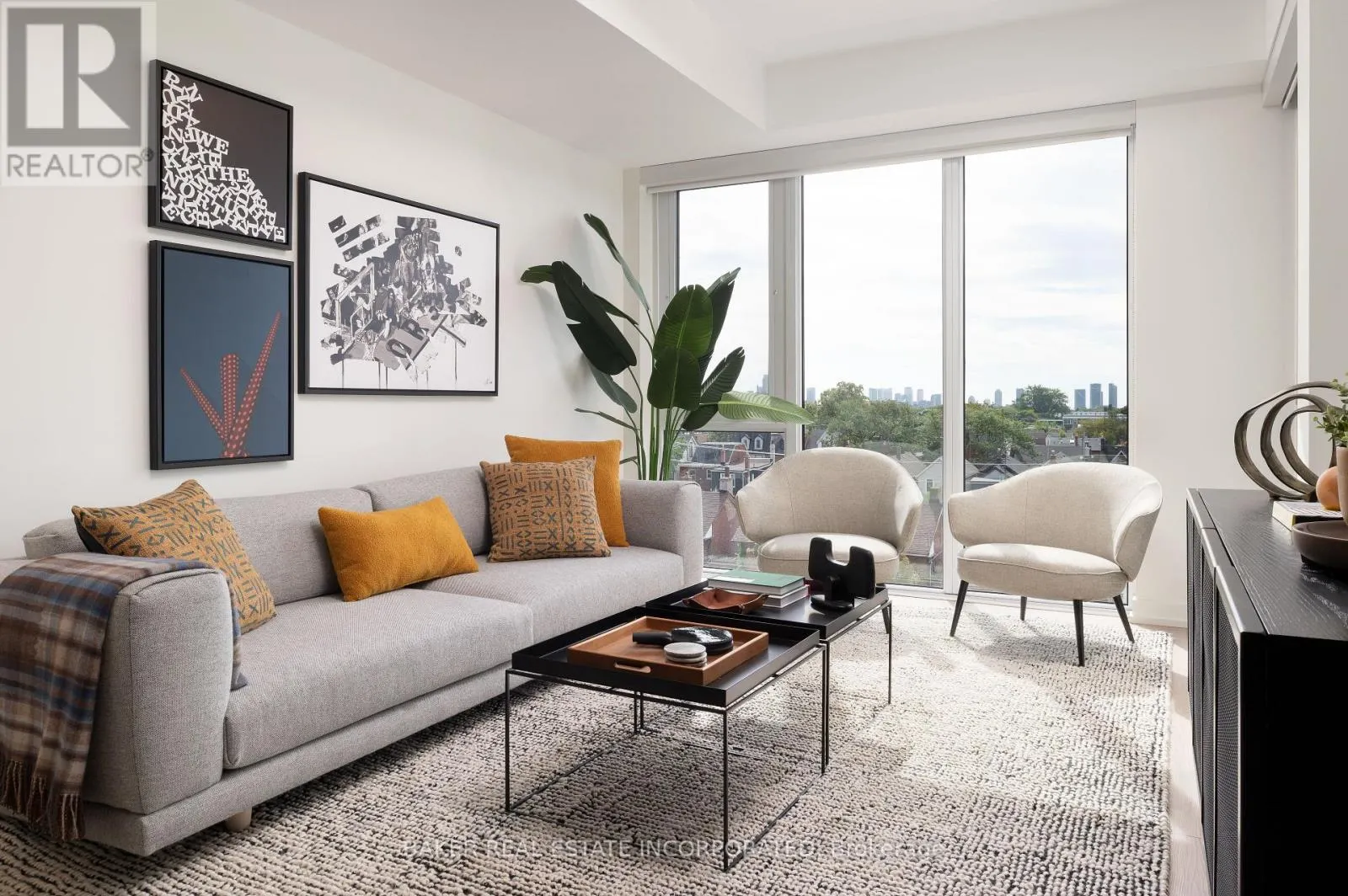 307 - 740 DUPONT STREET