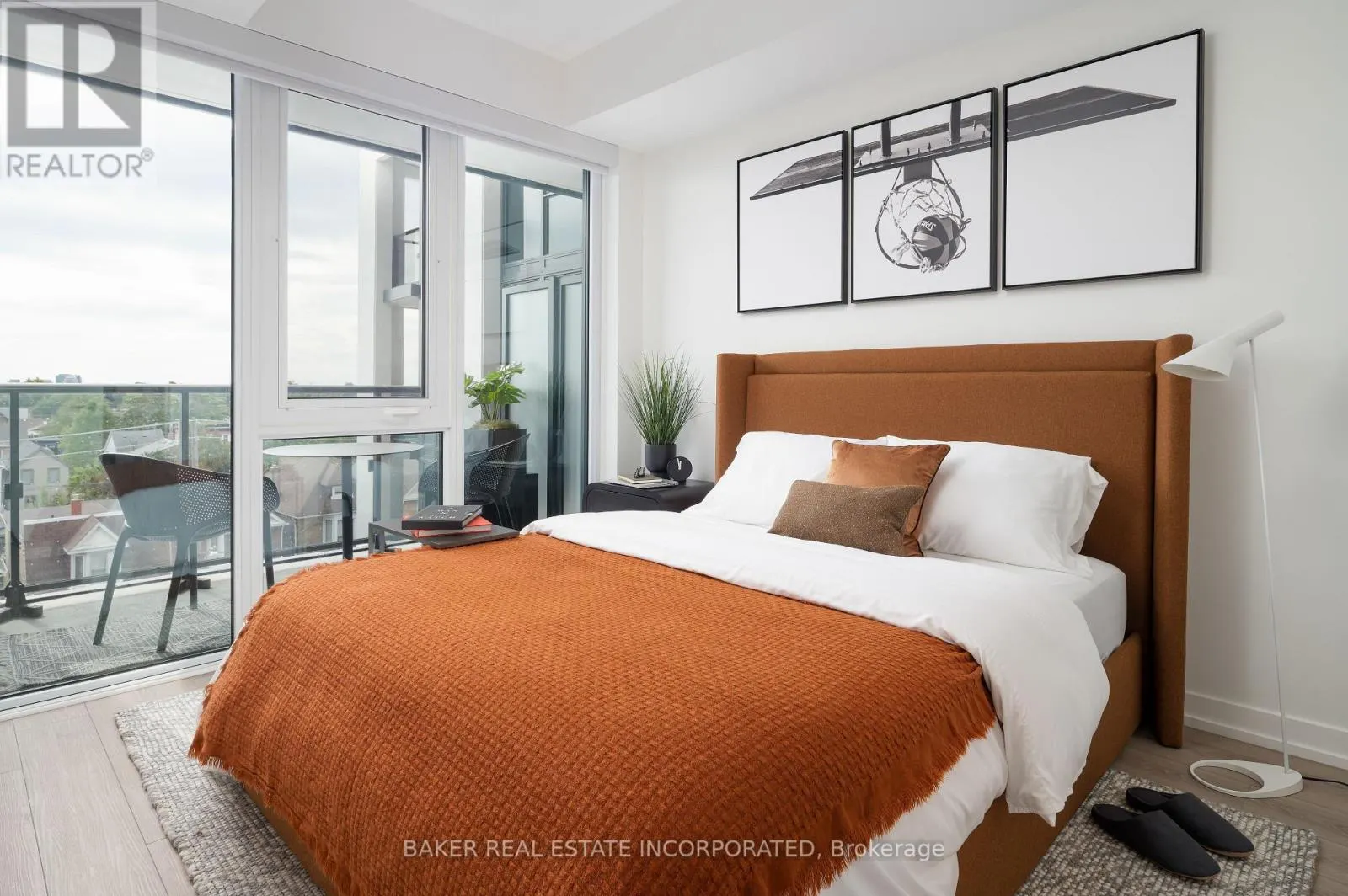 307 - 740 DUPONT STREET