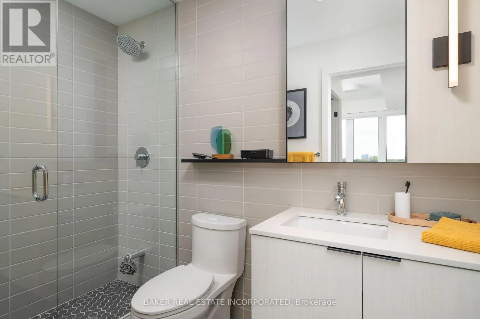 307 - 740 DUPONT STREET