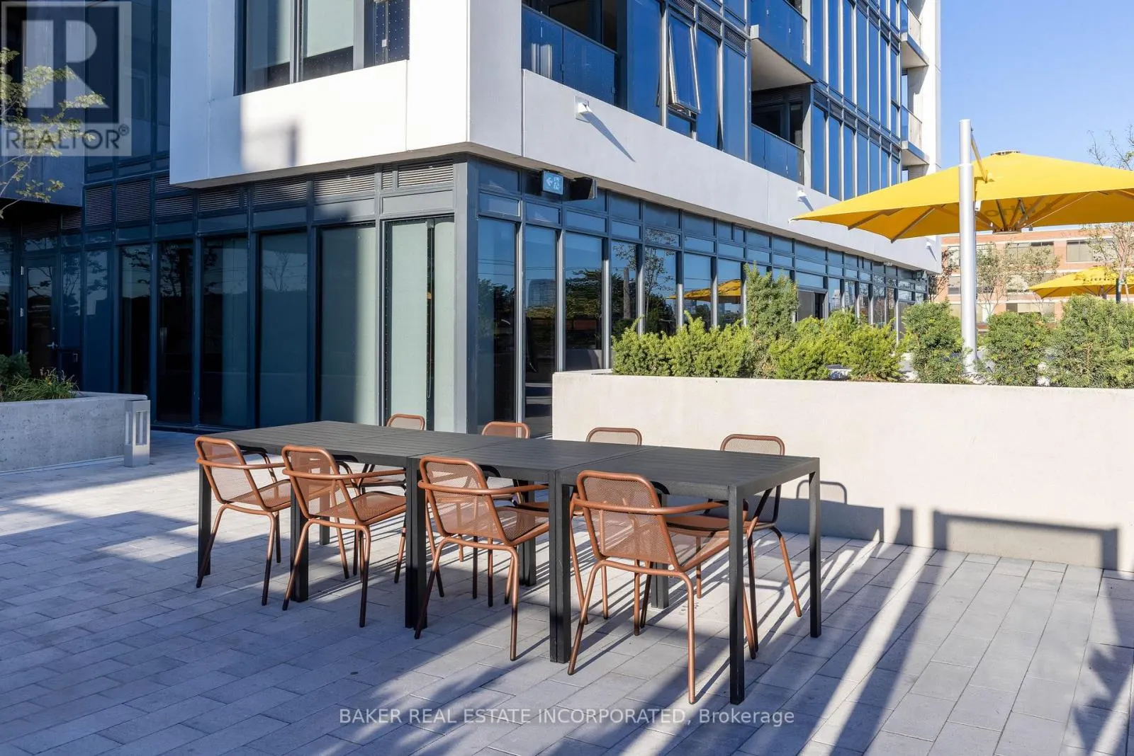 208 - 740 DUPONT STREET