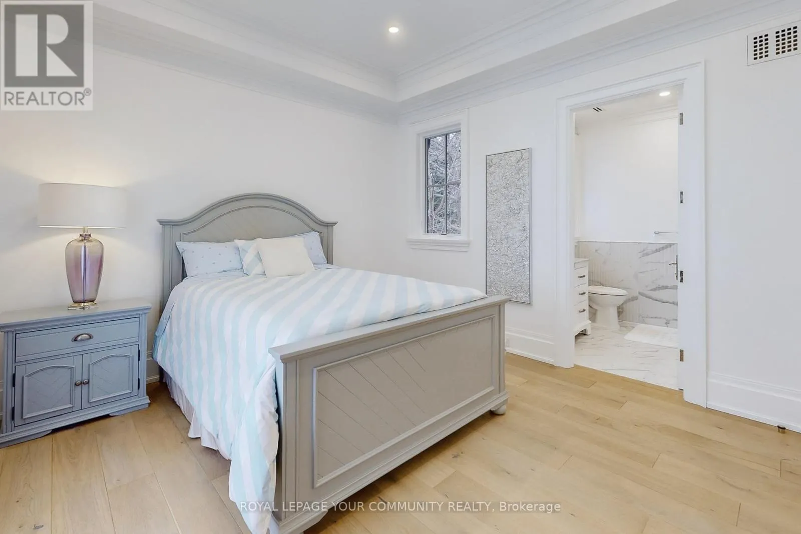 1427 LAKESHORE ROAD W