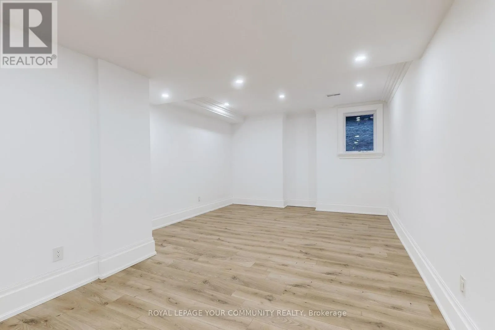 1427 LAKESHORE ROAD W