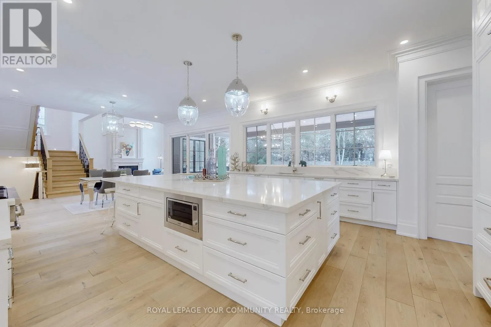 1427 LAKESHORE ROAD W