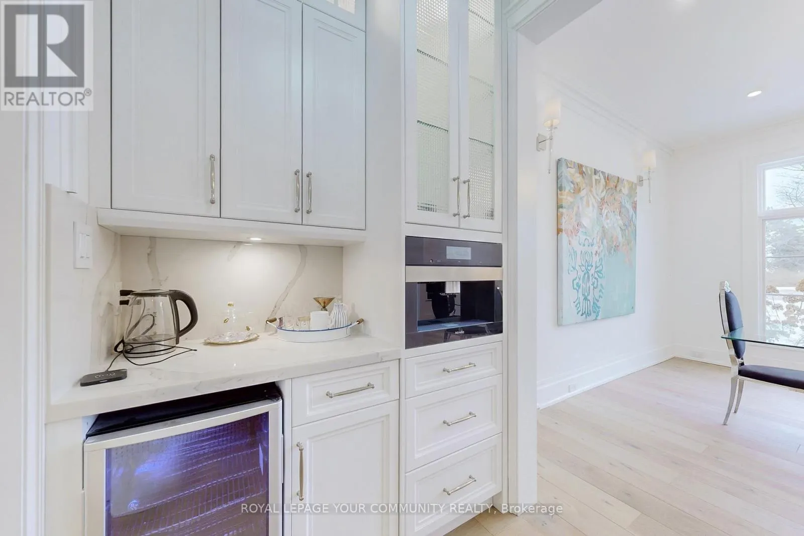 1427 LAKESHORE ROAD W