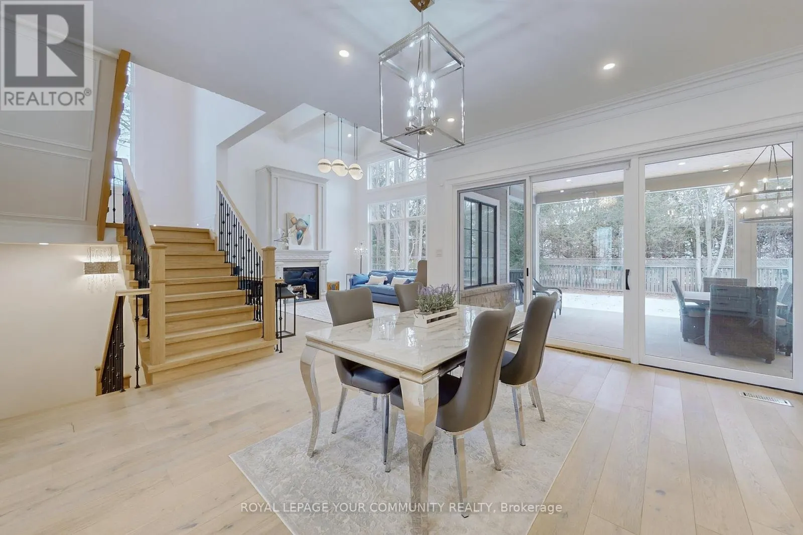 1427 LAKESHORE ROAD W