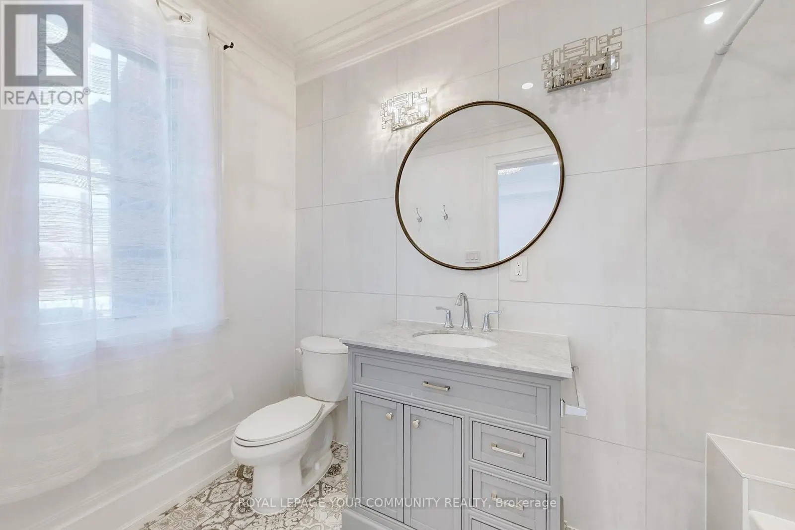 1427 LAKESHORE ROAD W