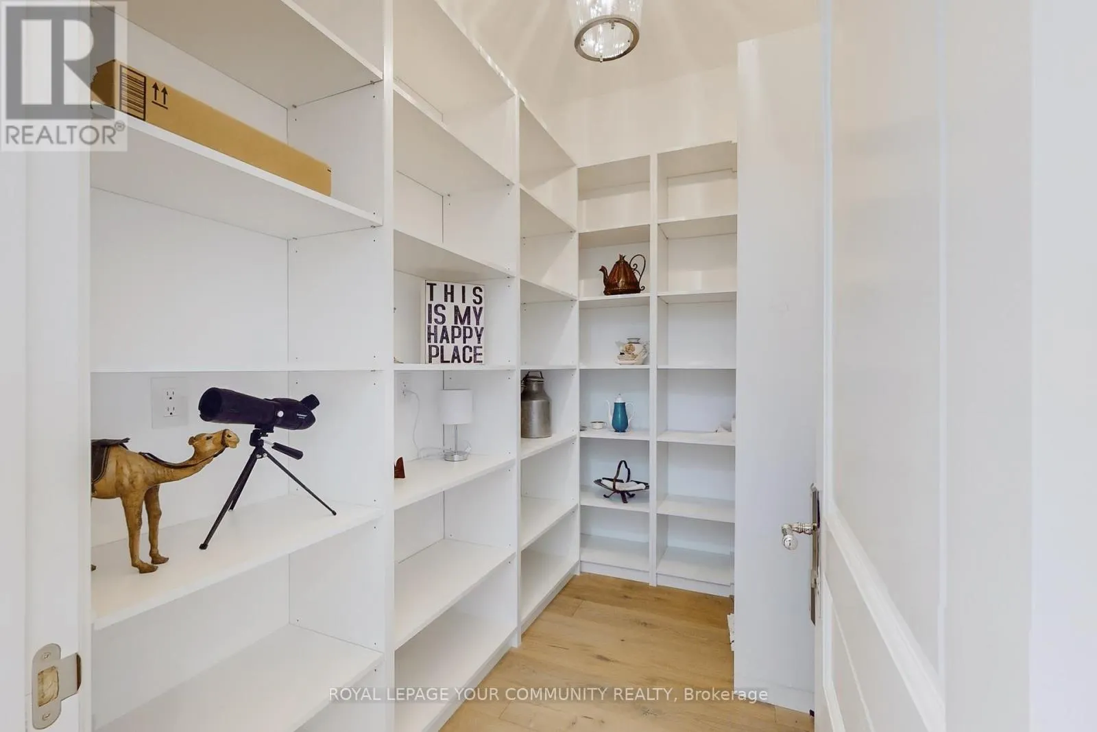 1427 LAKESHORE ROAD W