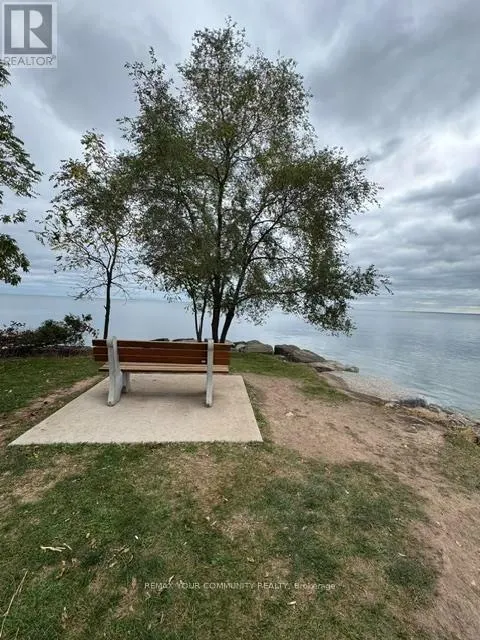1427 LAKESHORE ROAD W