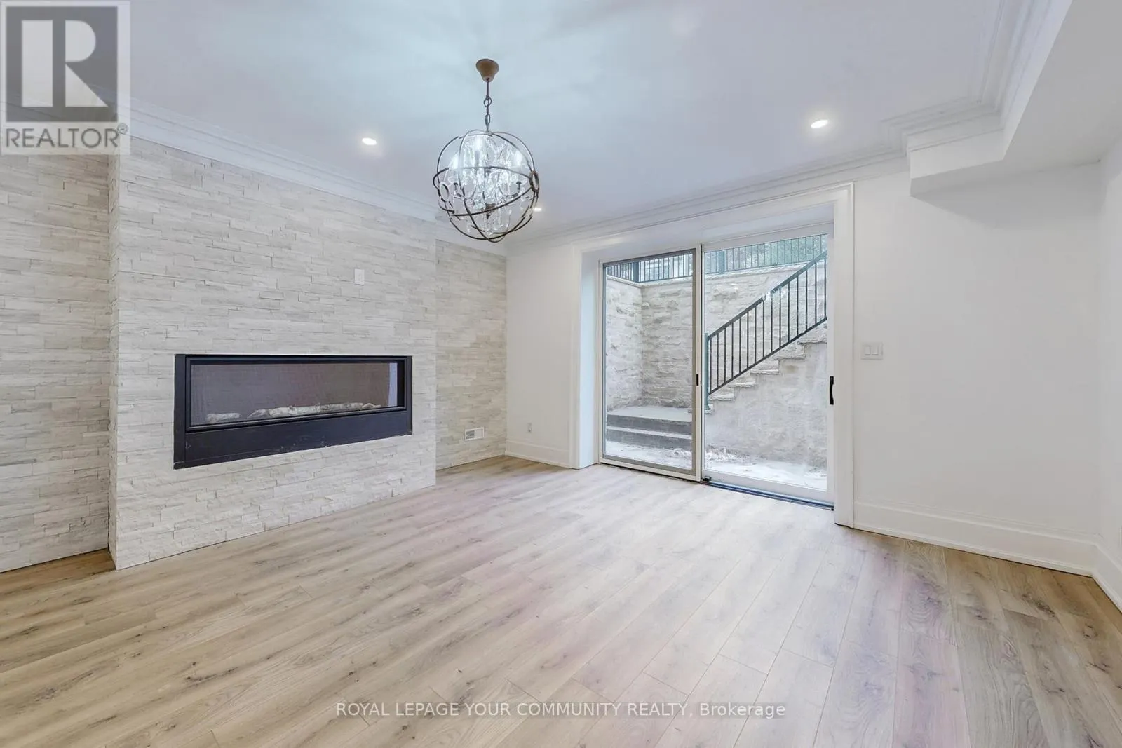 1427 LAKESHORE ROAD W