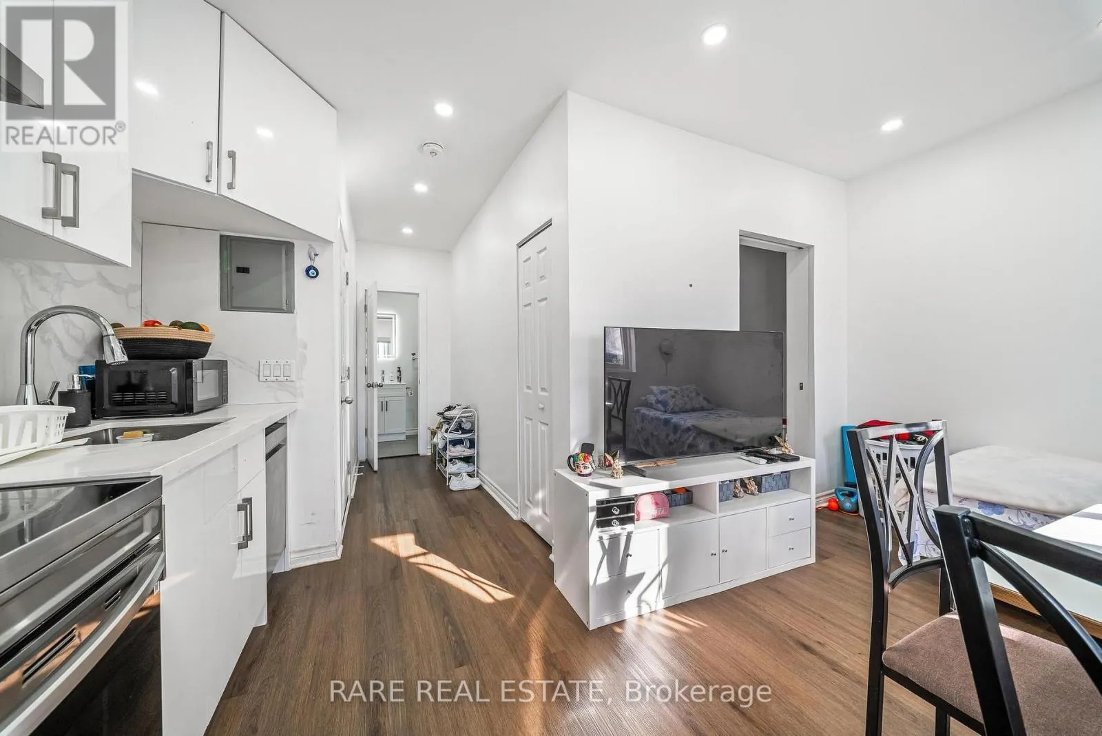 4 - 167 DYNEVOR ROAD