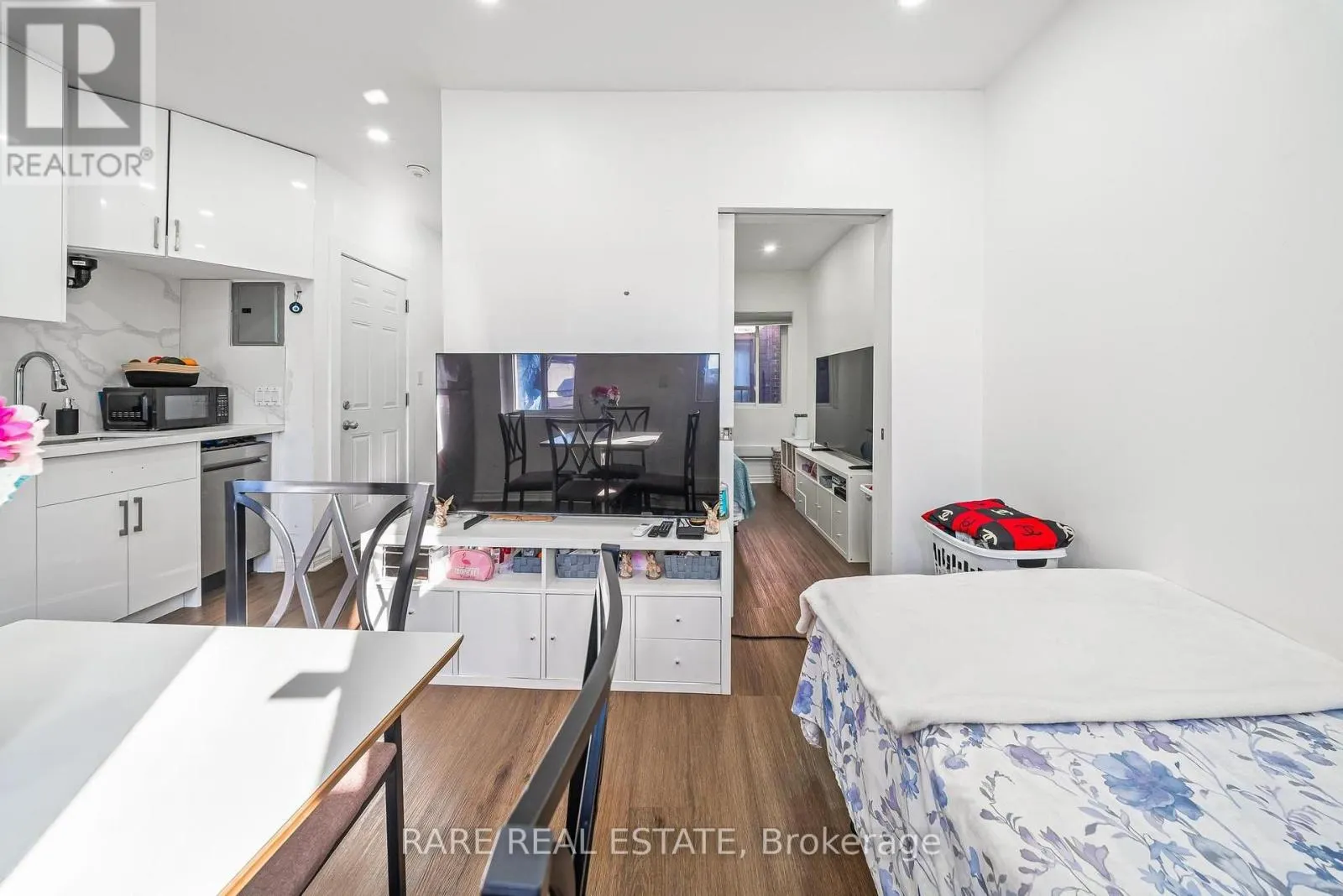 4 - 167 DYNEVOR ROAD