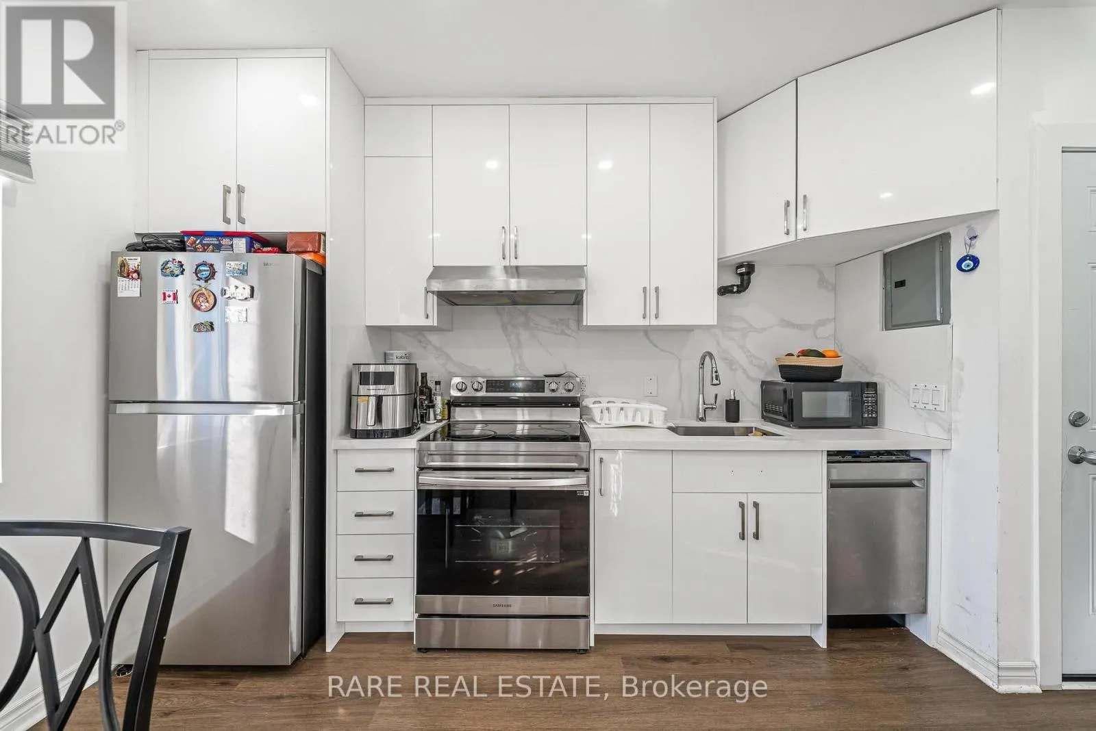4 - 167 DYNEVOR ROAD