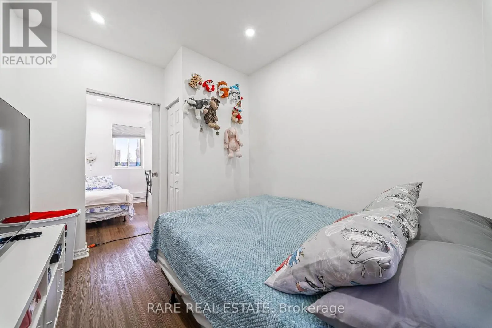 4 - 167 DYNEVOR ROAD