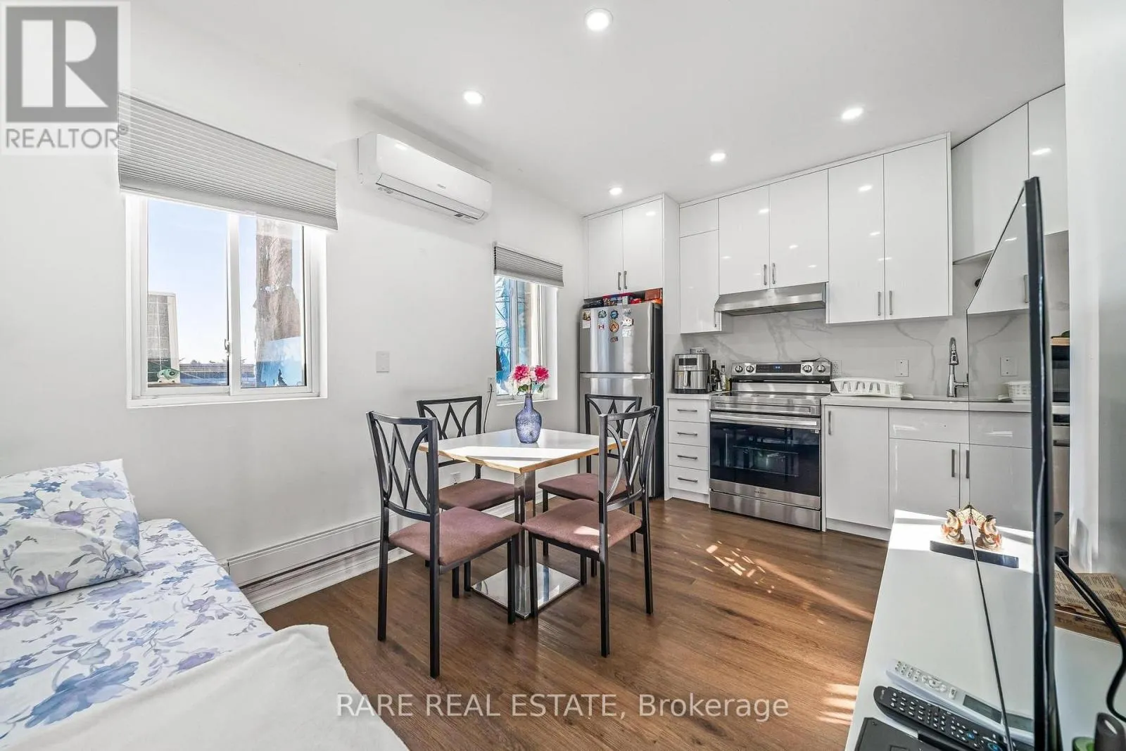 4 - 167 DYNEVOR ROAD