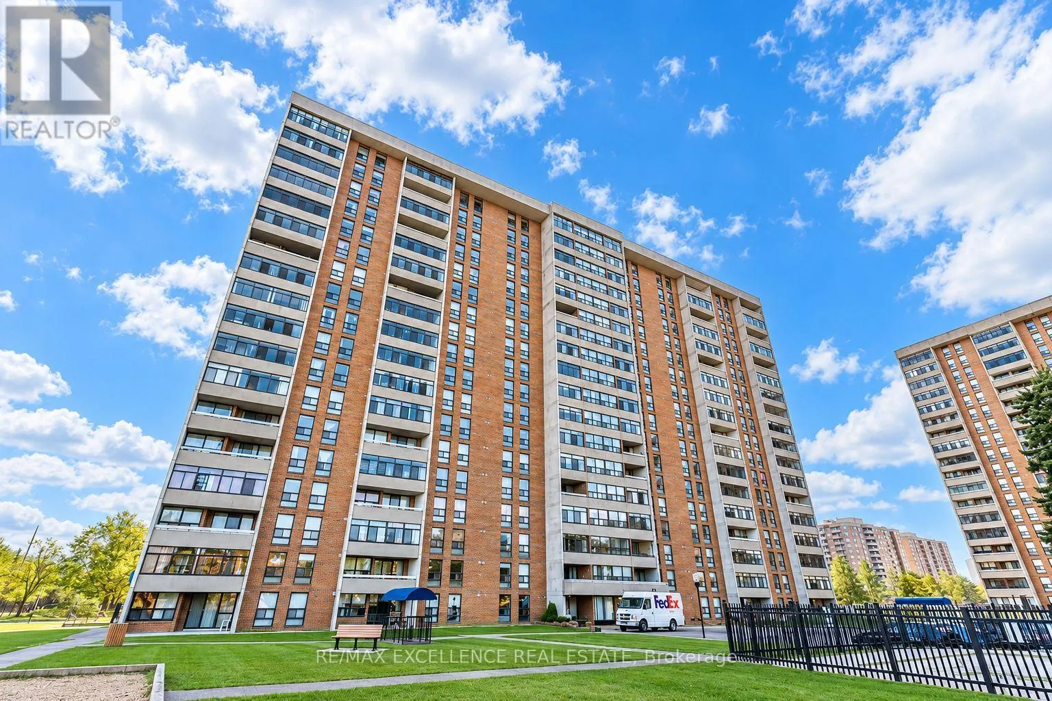 505 - 25 KENSINGTON ROAD