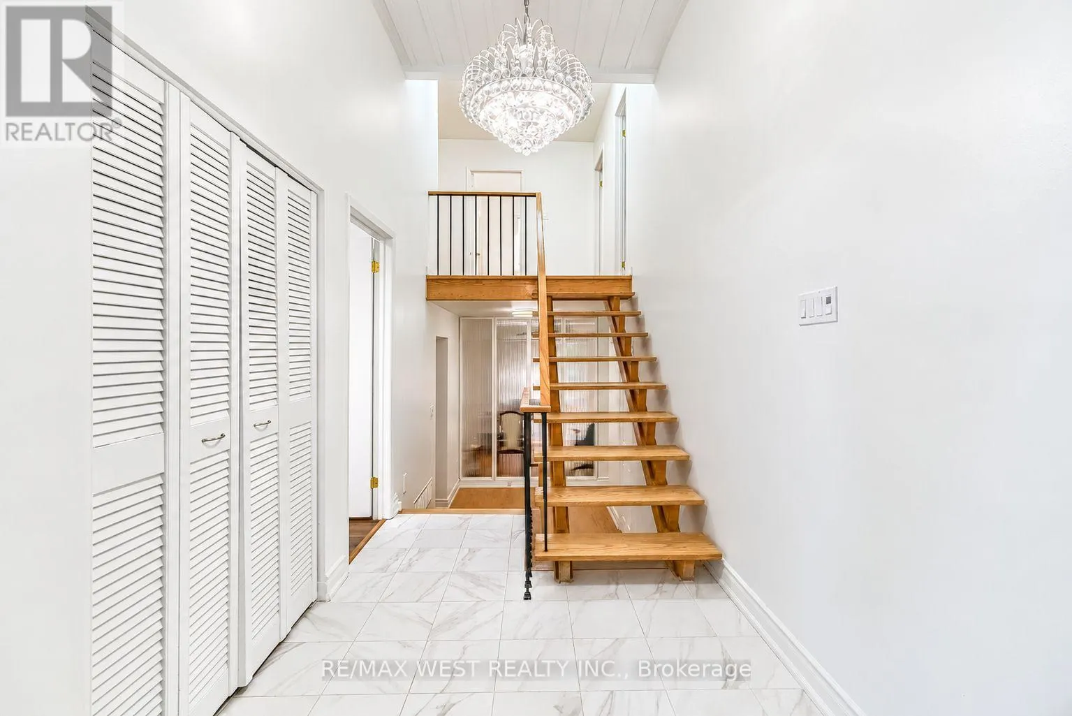 42 MASSEYGROVE CRESCENT