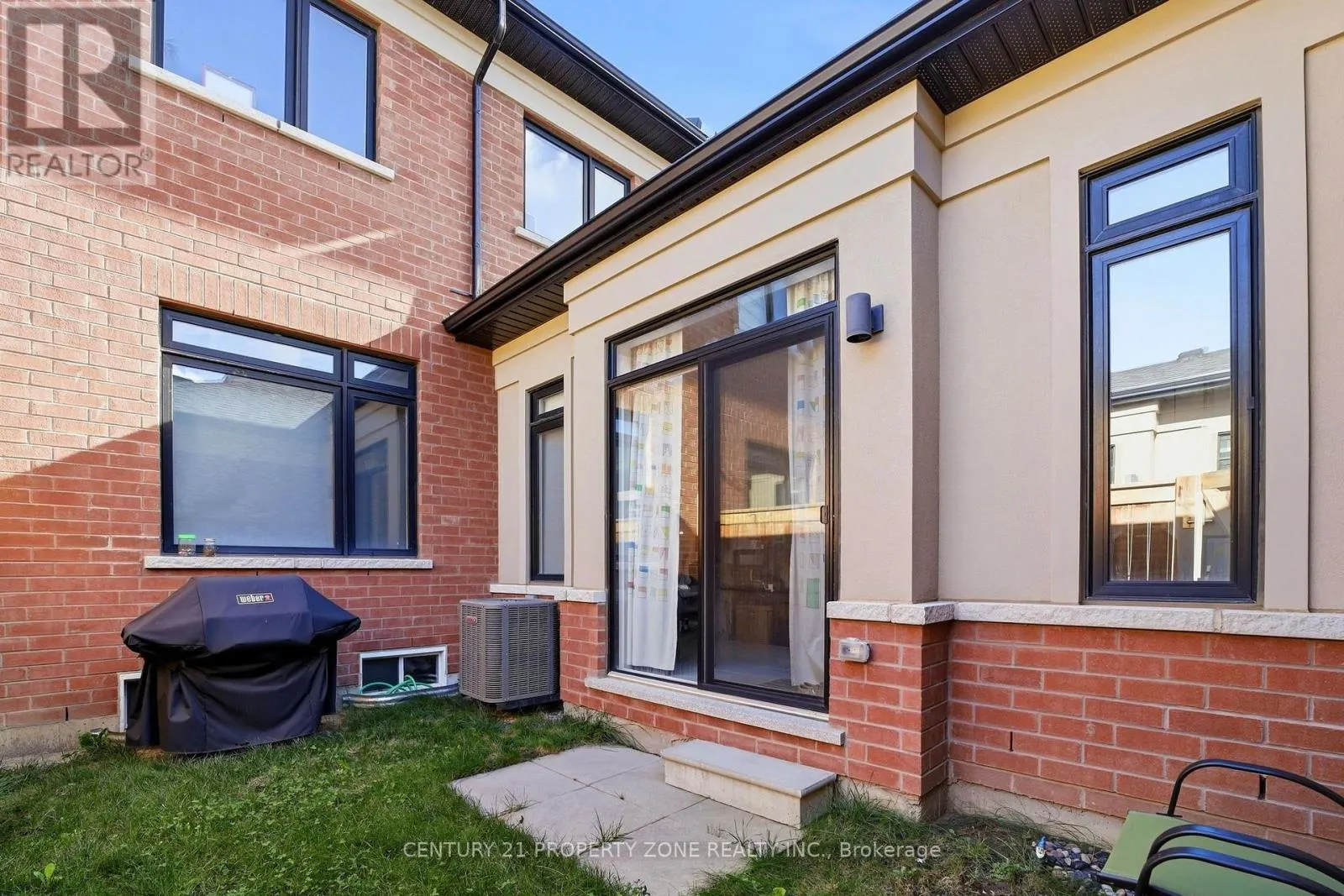 100 PEARMAN CRESCENT