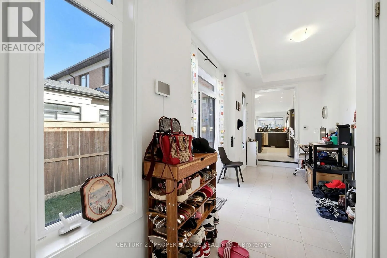 100 PEARMAN CRESCENT