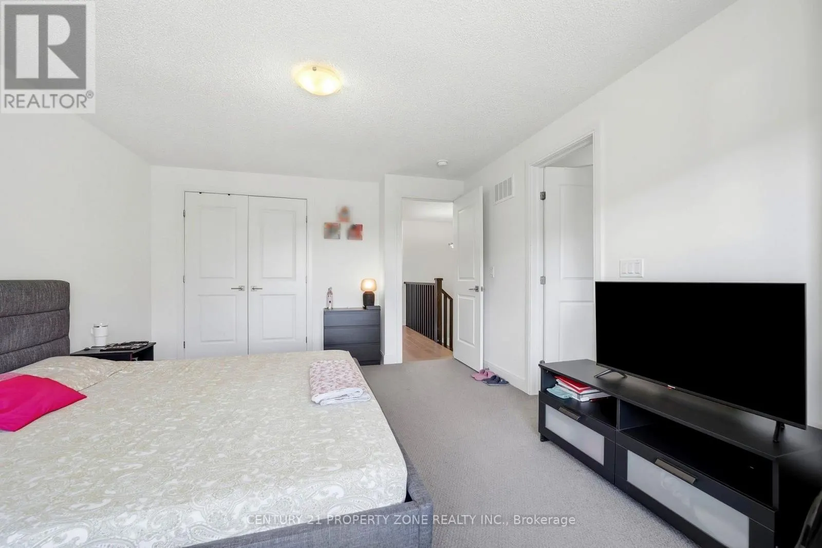 100 PEARMAN CRESCENT