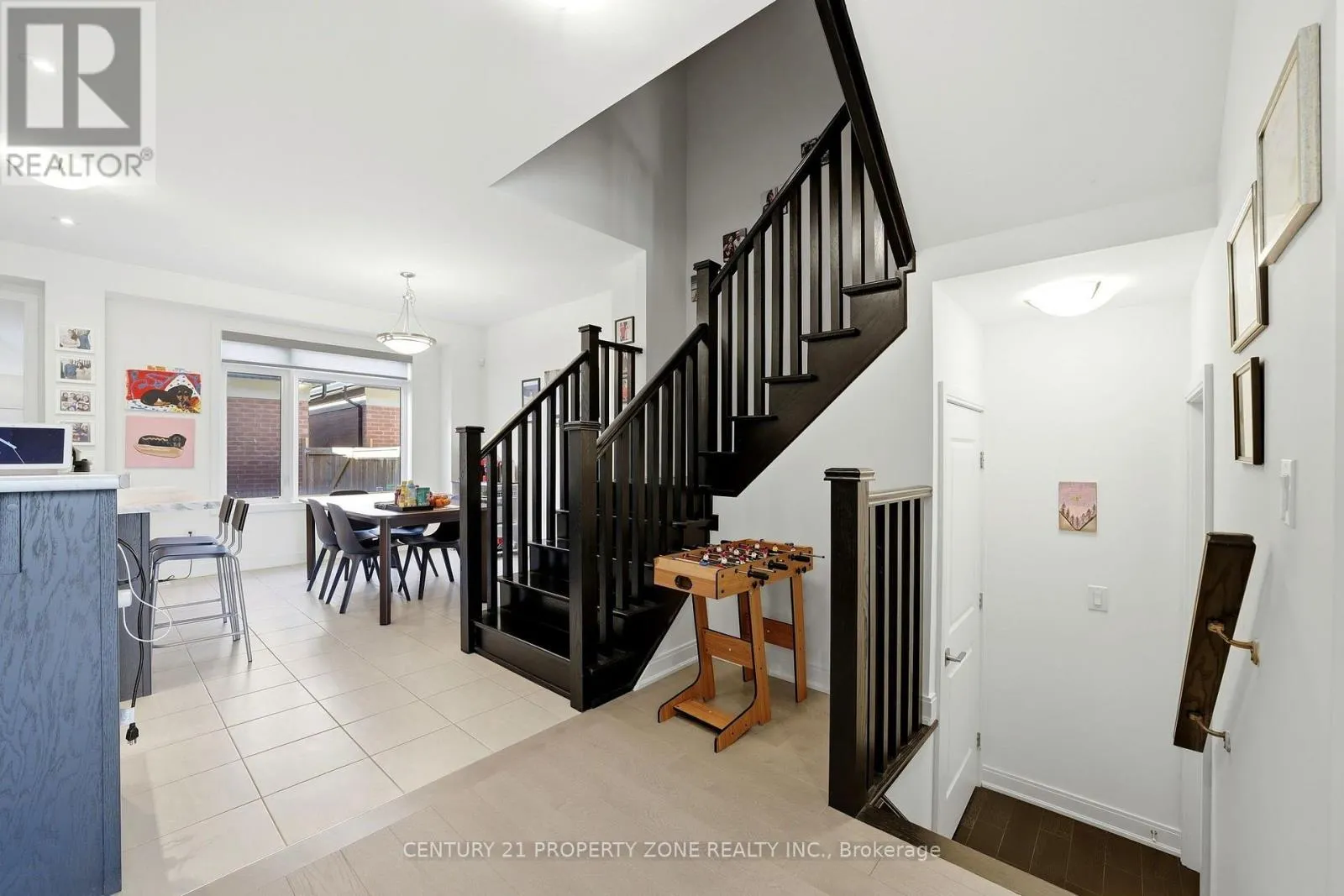 100 PEARMAN CRESCENT