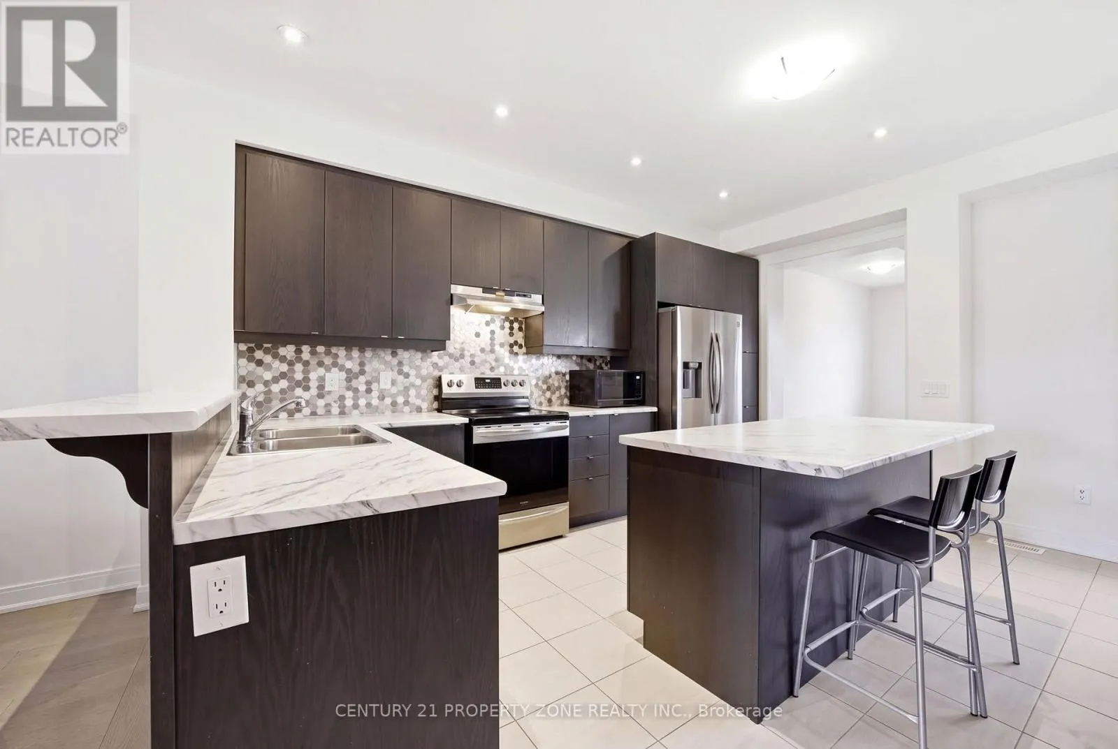 100 PEARMAN CRESCENT