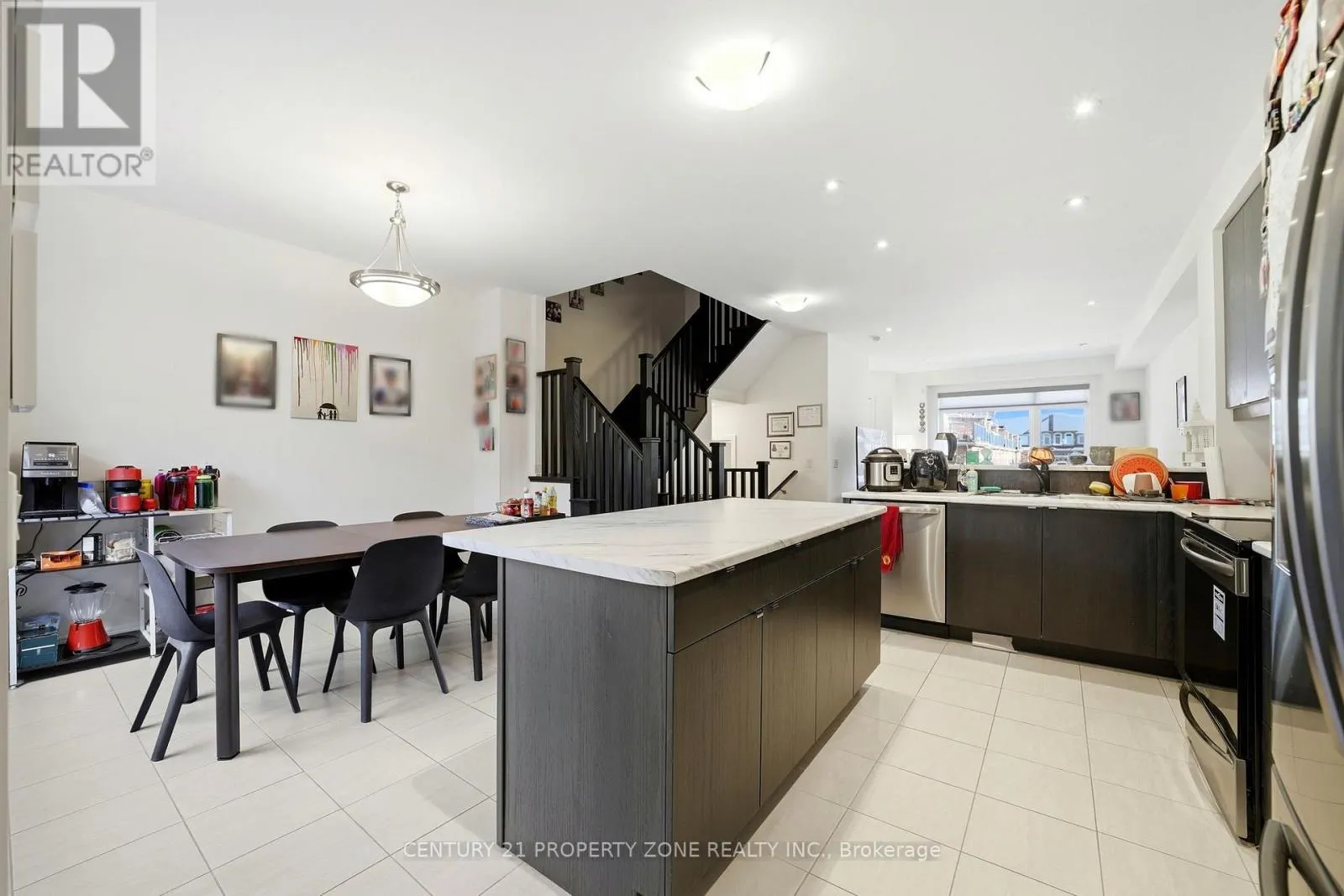 100 PEARMAN CRESCENT