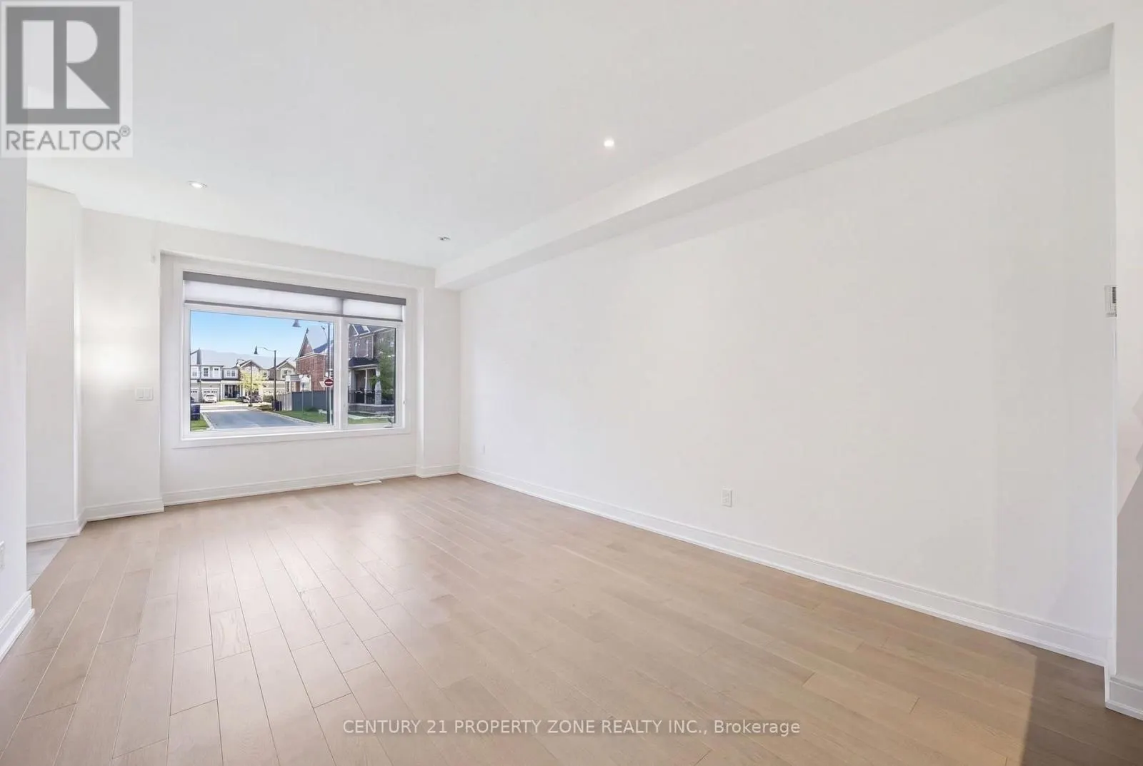 100 PEARMAN CRESCENT